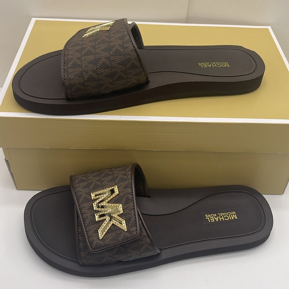MICHAEL KORS Palmer Signature Logo Slide Sandal
Brown 
NWT - Picture 2 of 16